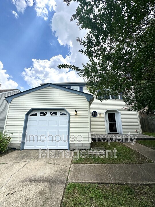 1984 Rock Lake Loop in Virginia Beach, VA - Building Photo