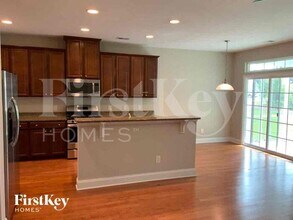 241 Overcup Loop in Summerville, SC - Foto de edificio - Building Photo