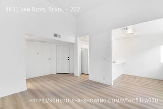 8831 Van Nuys Blvd in Los Angeles, CA - Building Photo - Building Photo