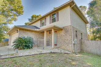 8683 Reagan Dr in Pensacola, FL - Building Photo - Building Photo