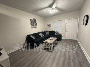 8210 N Klondyke St in Tampa, FL - Building Photo - Building Photo