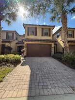 8057 Prestbury Dr in Orlando, FL - Building Photo