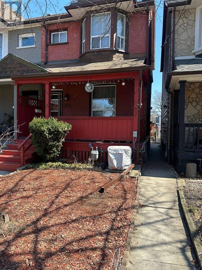 145 Gladstone Ave in Toronto, ON - Building Photo - Building Photo