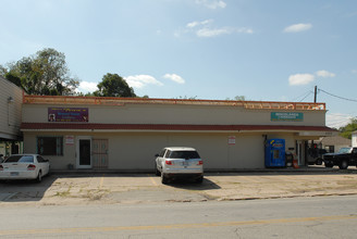 Polk Apartments in Houston, TX - Building Photo - Building Photo