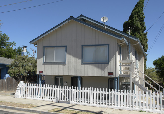 1010 W 6th St in Antioch, CA - Foto de edificio - Building Photo