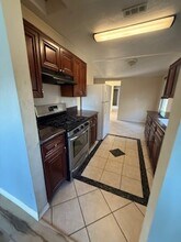 1008 Radcliffe Ave in Bakersfield, CA - Building Photo - Building Photo
