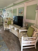 174 Palm Dr in Naples, FL - Building Photo