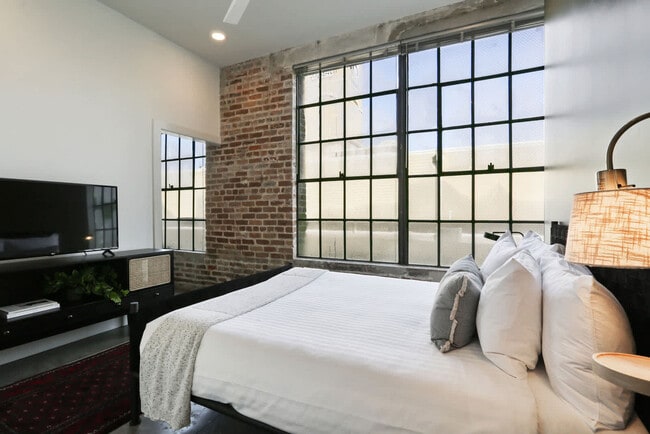 822 Howard Ave in New Orleans, LA - Building Photo - Building Photo