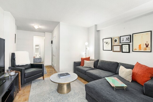 520 E 81st St in New York, NY - Building Photo - Building Photo