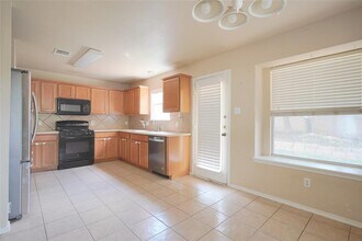 3208 Winding River Trail in Round Rock, TX - Foto de edificio - Building Photo