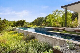 4202 Serene Hills Dr in Austin, TX - Building Photo - Building Photo