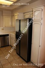 8365 N Jackson Ave in Fresno, CA - Building Photo - Building Photo