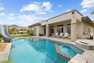34 Isleworth Dr in Henderson, NV - Building Photo - Building Photo