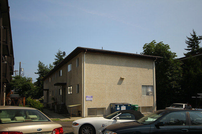 5127 24th Ave NE in Seattle, WA - Foto de edificio - Building Photo