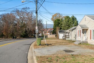 420 Longwood Ave in Farmville, VA - Building Photo - Building Photo