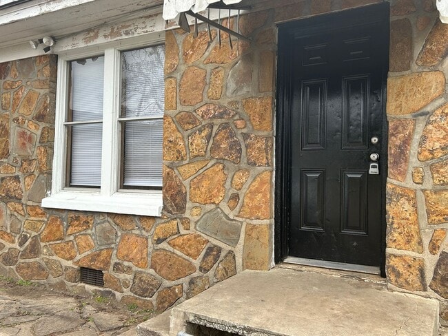 property at 1417 W 11th St