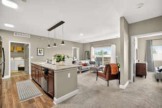 8350 Cascade Ave in West Des Moines, IA - Building Photo - Building Photo