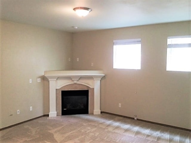 1627 182nd St E in Spanaway, WA - Foto de edificio - Building Photo