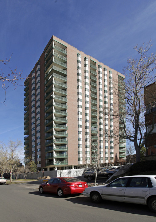 Penn Square Condominiums in Denver, CO - Building Photo