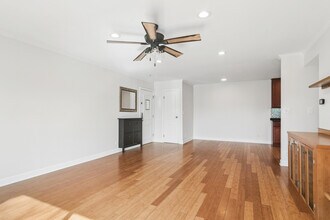 4704 Euclid Ave in Rolling Meadows, IL - Building Photo - Building Photo