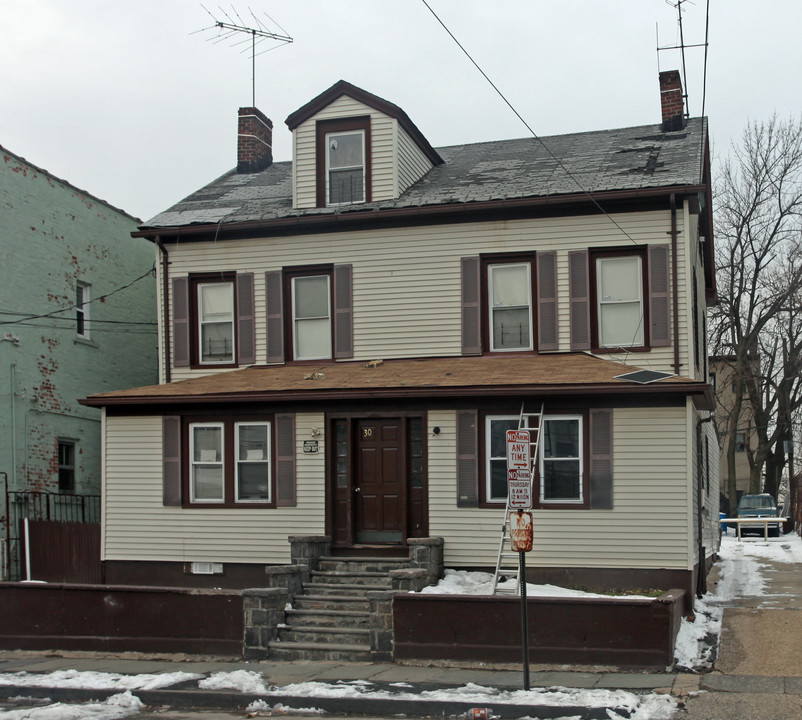 30 S Bleeker St in Mount Vernon, NY - Building Photo