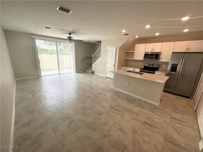 14067 Oviedo Pl in Tice, FL - Building Photo - Building Photo