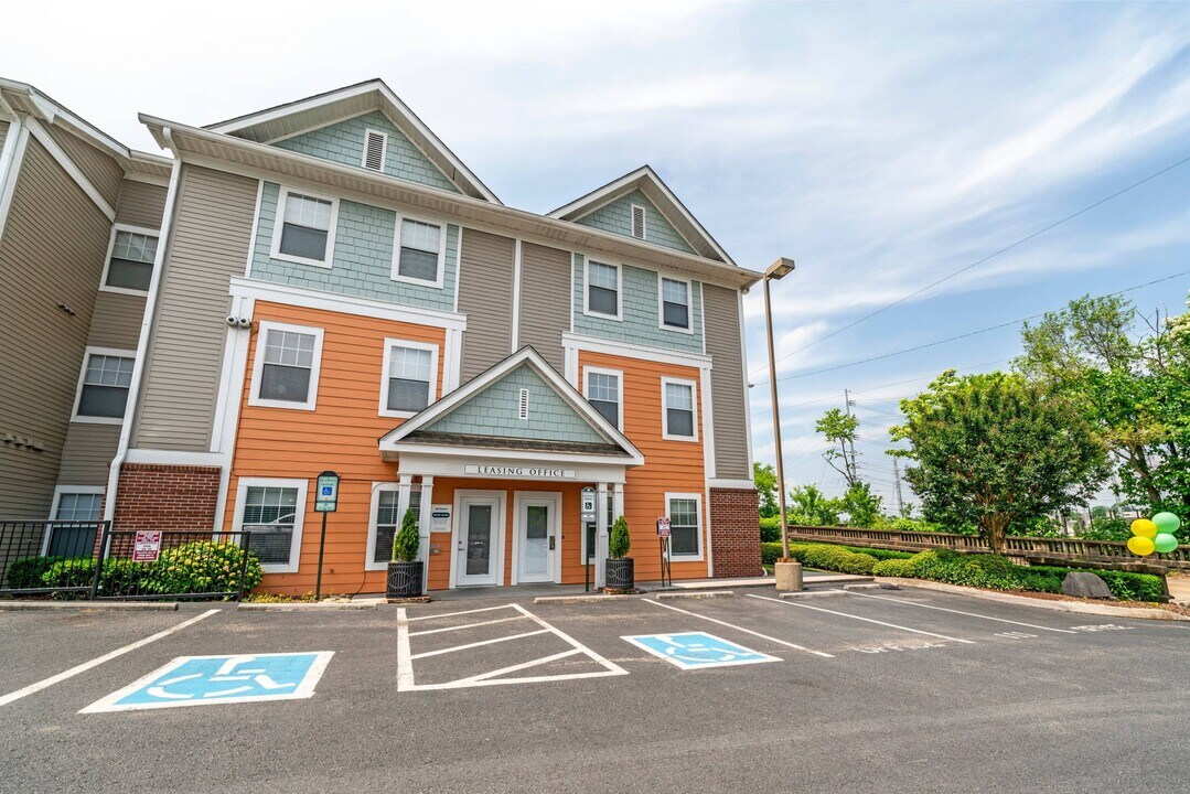 Commons at Knoxville in Knoxville, TN - Foto de edificio