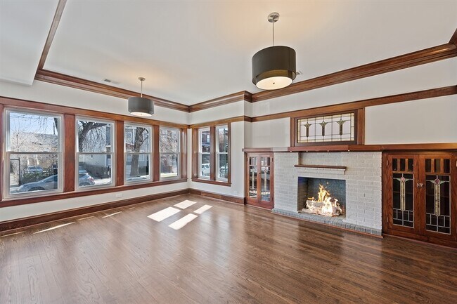 2434 N Avers Ave in Chicago, IL - Building Photo - Building Photo