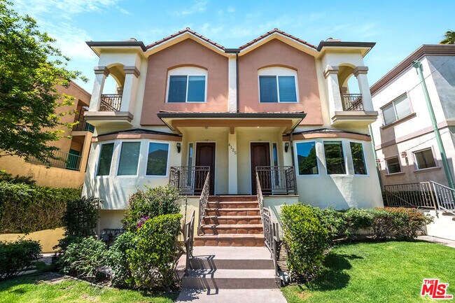 property at 4125 W Hood Ave