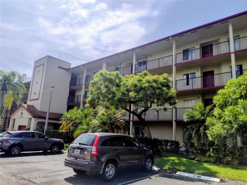 12750 SW 15th St in Pembroke Pines, FL - Building Photo