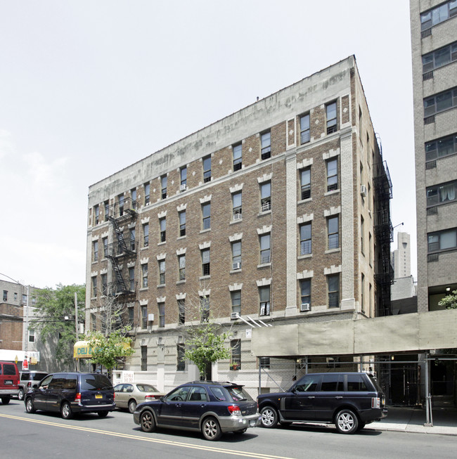 751 E 187th St in Bronx, NY - Foto de edificio - Building Photo