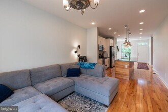 2029 E Huntingdon St in Philadelphia, PA - Building Photo - Building Photo