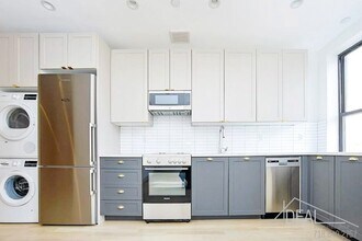 375 E 10th St-Unit -2D in New York, NY - Building Photo - Building Photo