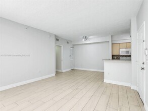 1235 Reserve Way in Naples, FL - Building Photo - Building Photo