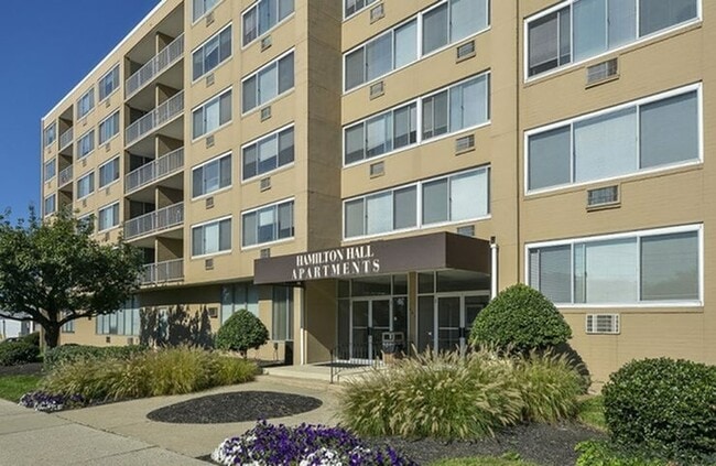 Hamilton Hall in Norristown, PA - Foto de edificio - Building Photo