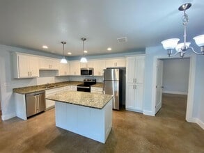 300 Pendergrass St in Smithville, TX - Building Photo - Building Photo