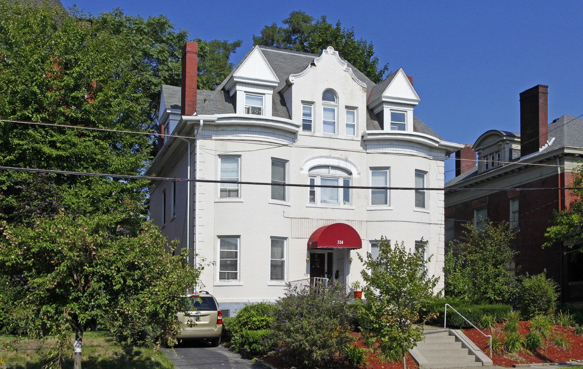 324 S Negley Ave in Pittsburgh, PA - Building Photo