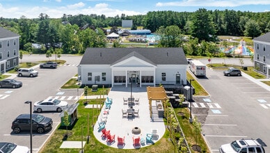 Cloverleaf Apartments in Saco, ME - Foto de edificio - Building Photo