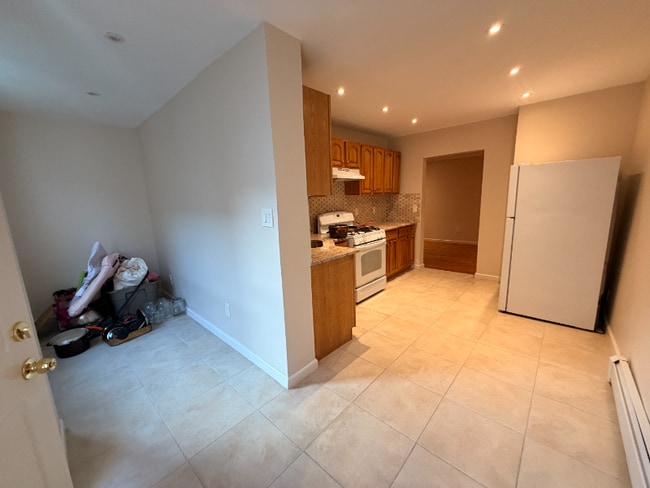 2320A Powell Ave in Bronx, NY - Building Photo - Building Photo