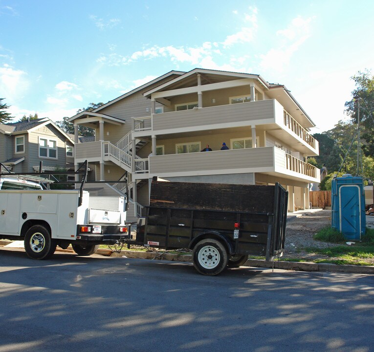 110 Avenue Portola in Half Moon Bay, CA - Building Photo