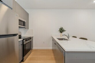 30.3 Vroom St in Jersey City, NJ - Building Photo - Building Photo