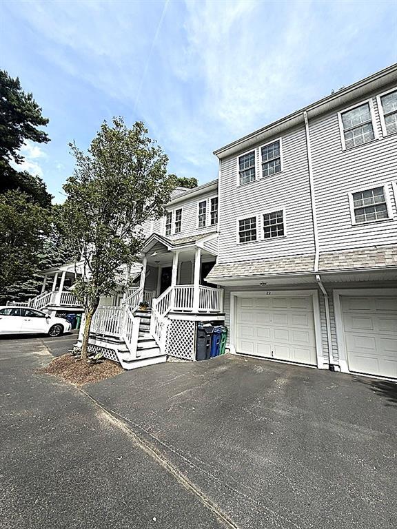 881 Greenwich Ave in Warwick, RI - Building Photo - Building Photo