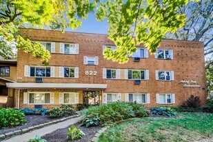 822 Seward St in Evanston, IL - Building Photo