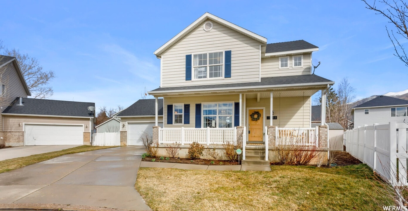 1058 Aberdeen Cir in Farmington, UT - Building Photo