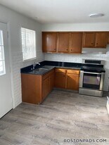 221 West St in Leominster, MA - Building Photo