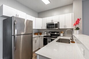 Shiloh Park in Plano, TX - Building Photo