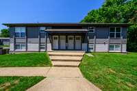 Parkville Place Apartments in Parkville, MO - Foto de edificio - Building Photo