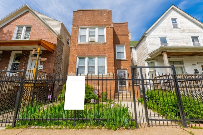 property at 1830 N Tripp Ave