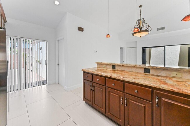 21757 Contado Rd in Boca Raton, FL - Building Photo - Building Photo