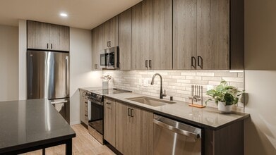 ONE 09 in Madison, WI - Foto de edificio - Building Photo